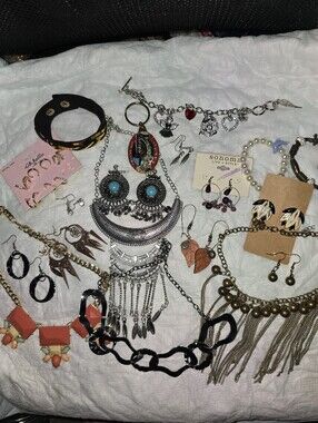 Jewelry Lot, Bundled Estate Jewelry
